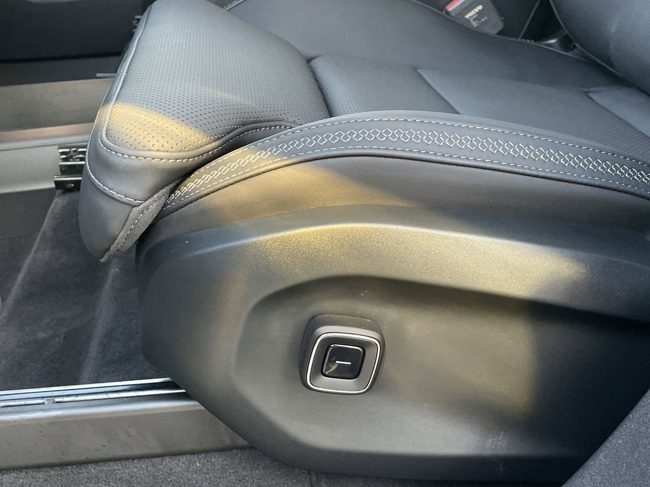 2025 Volvo EX90 Twin Motor Performance Ultra photo 15