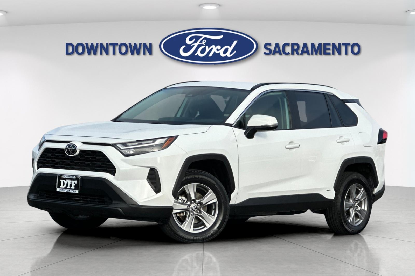 Used 2025 Toyota RAV4 XLE with VIN 4T3RWRFV3SU181526 for sale in Kansas City