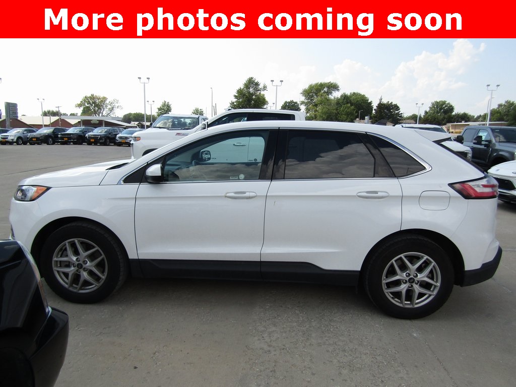 2024 Ford Edge SEL photo 2