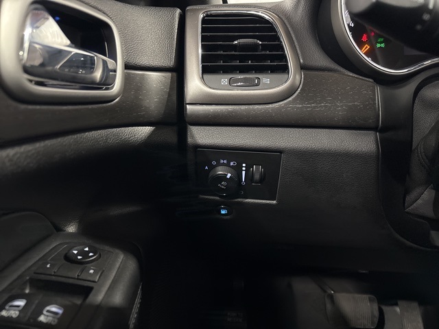 2018 Jeep Grand Cherokee Altitude photo 18