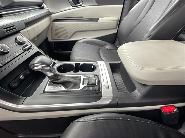 2024 Kia Carnival LX photo 20