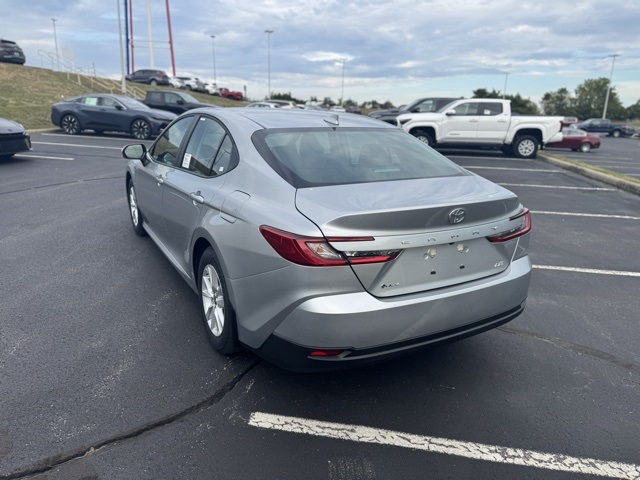 2026 Toyota Camry LE photo 5