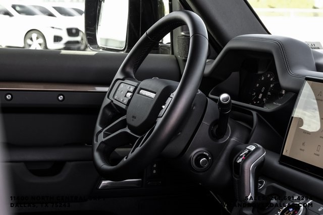 2025 Land Rover Defender 110 X-Dynamic SE photo 9