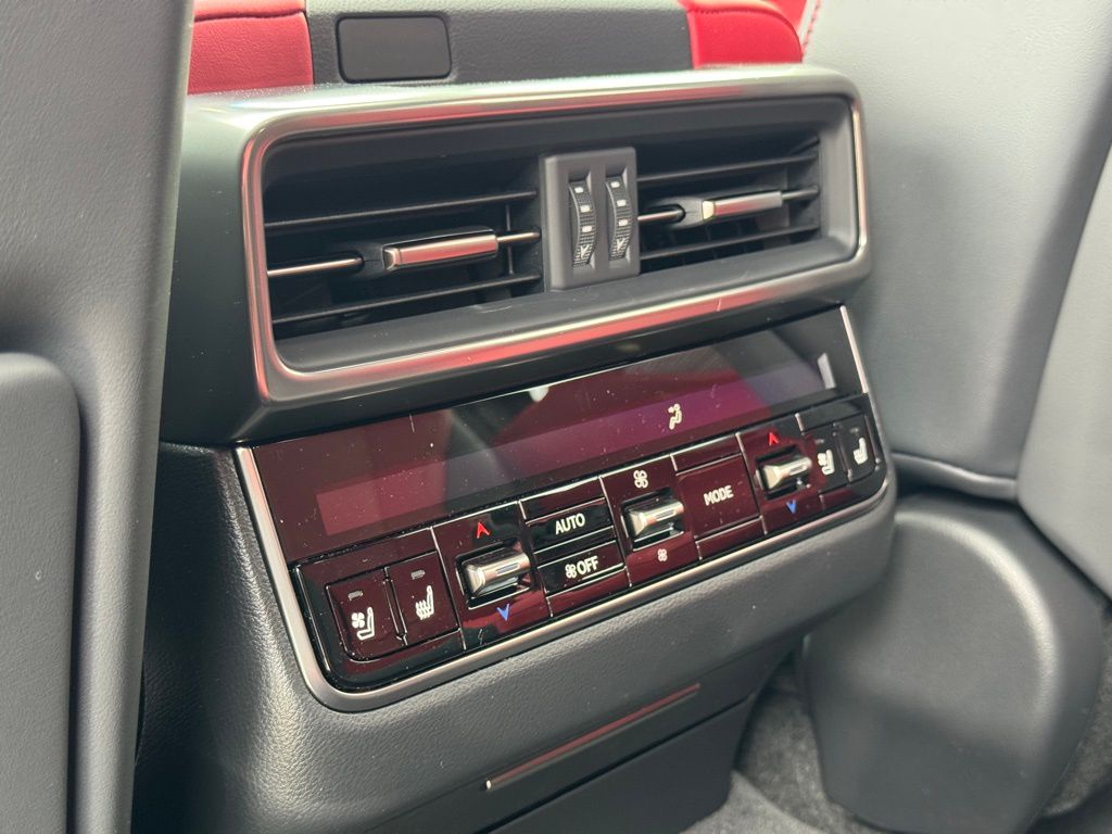 2025 Lexus LX 600 F SPORT Handling photo 13