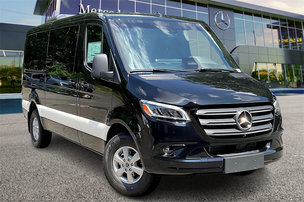 2025 Mercedes-Benz Sprinter Cargo Van Base's photo