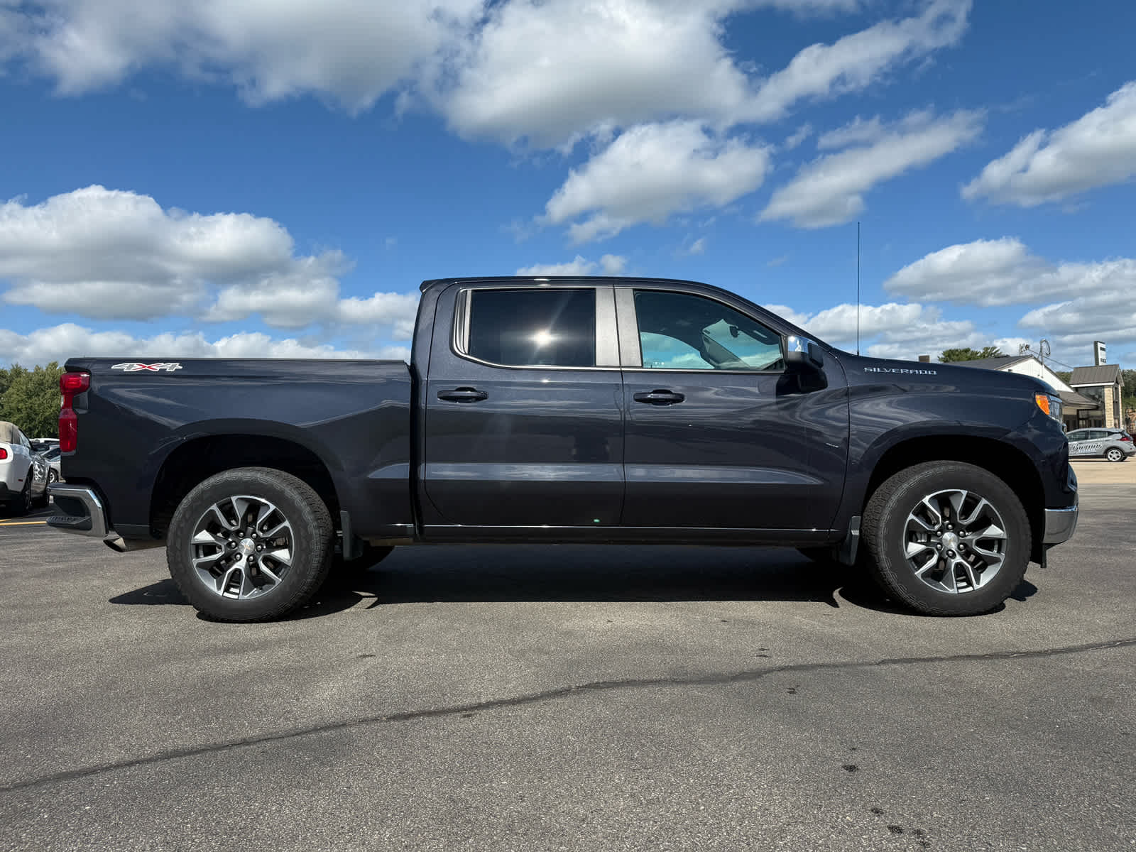 2024 Chevrolet Silverado 1500 LT photo 9