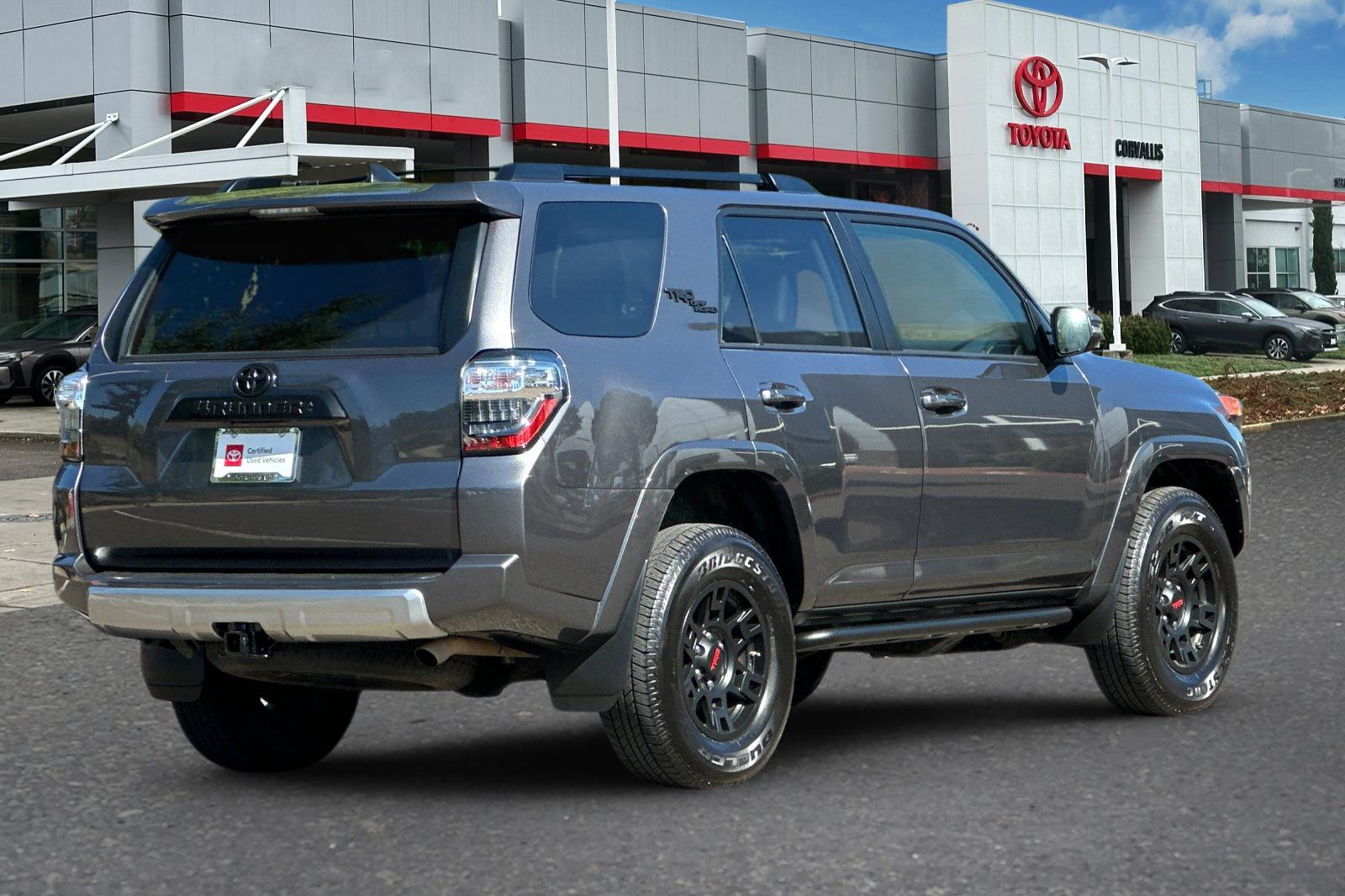2021 Toyota 4Runner TRD Off-Road Premium photo 3