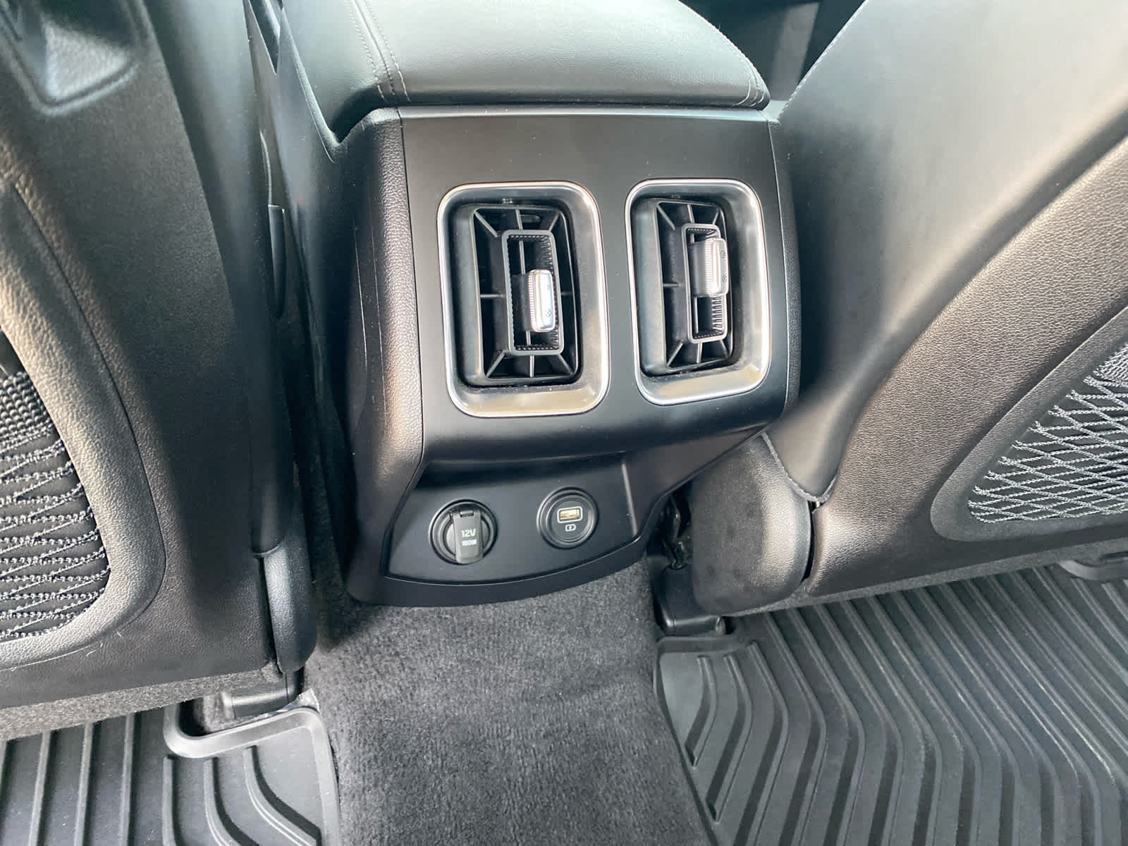 2023 Kia Sorento EX photo 29