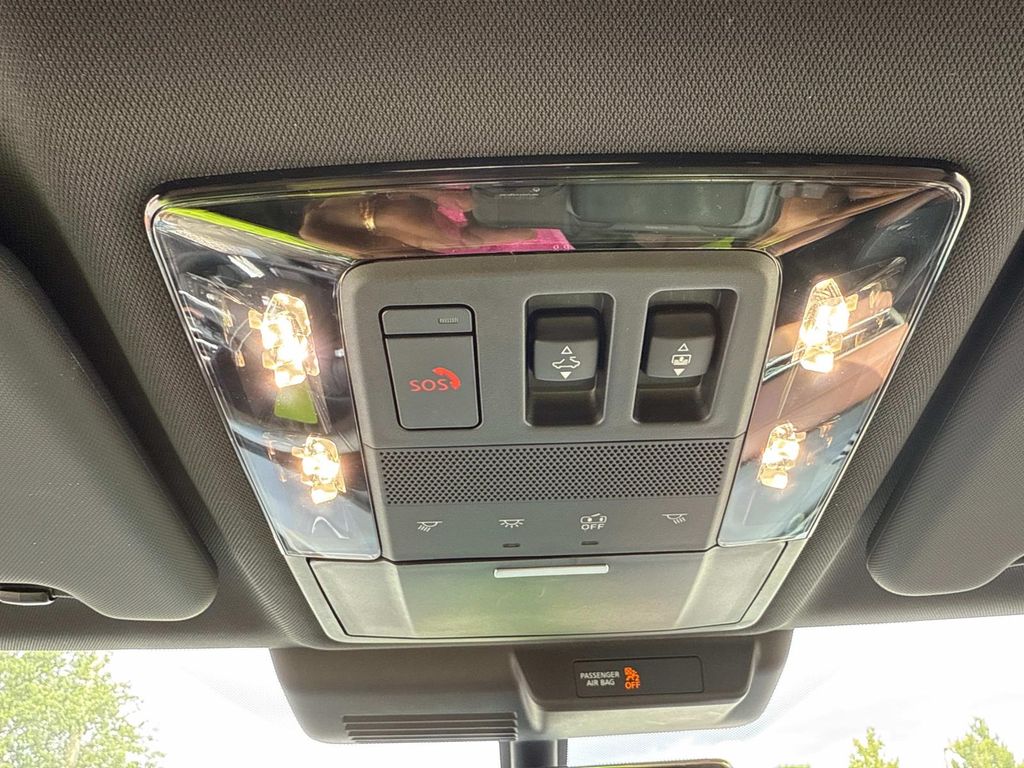 2025 Mitsubishi Outlander SEL photo 37