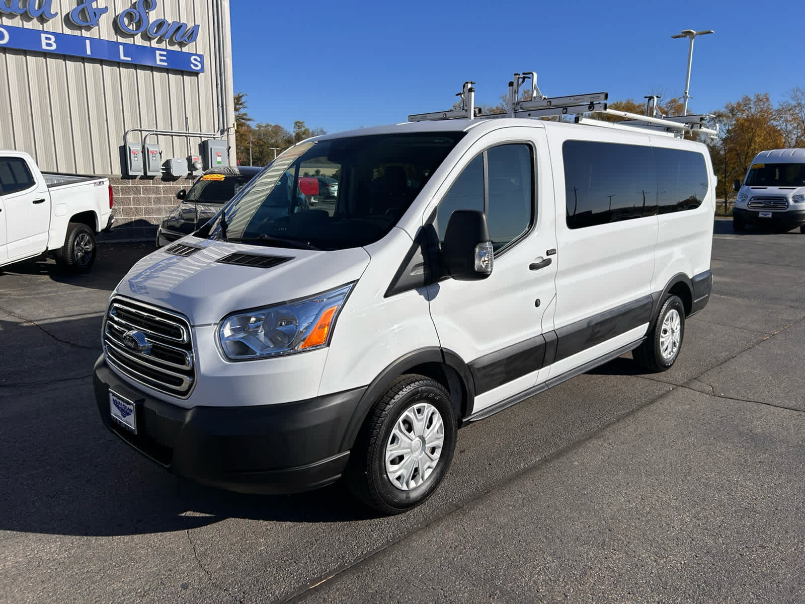 2019 Ford Transit Passenger XLT photo 2
