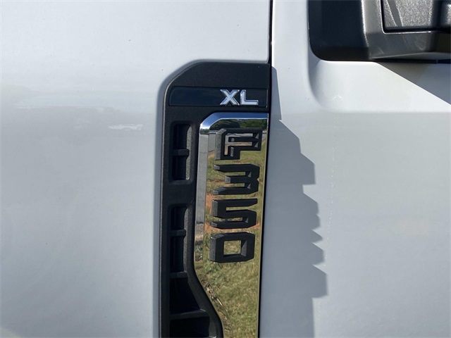 2026 Ford F-350 photo 4