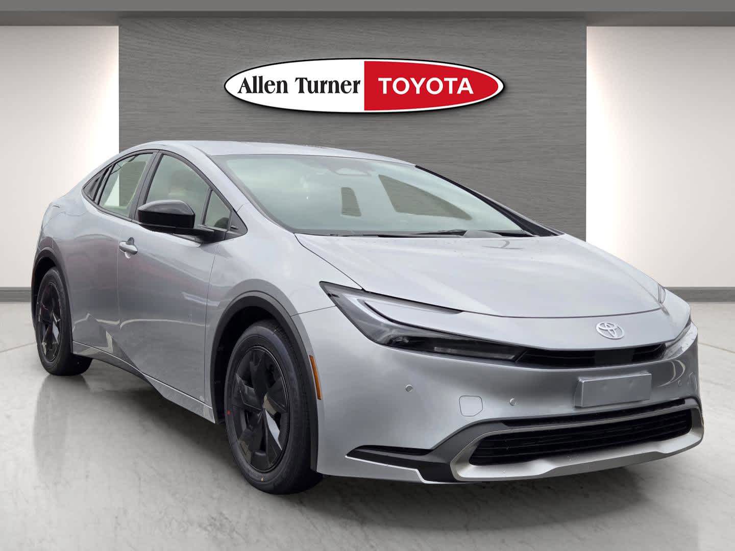 2026 Toyota Prius SE's photo