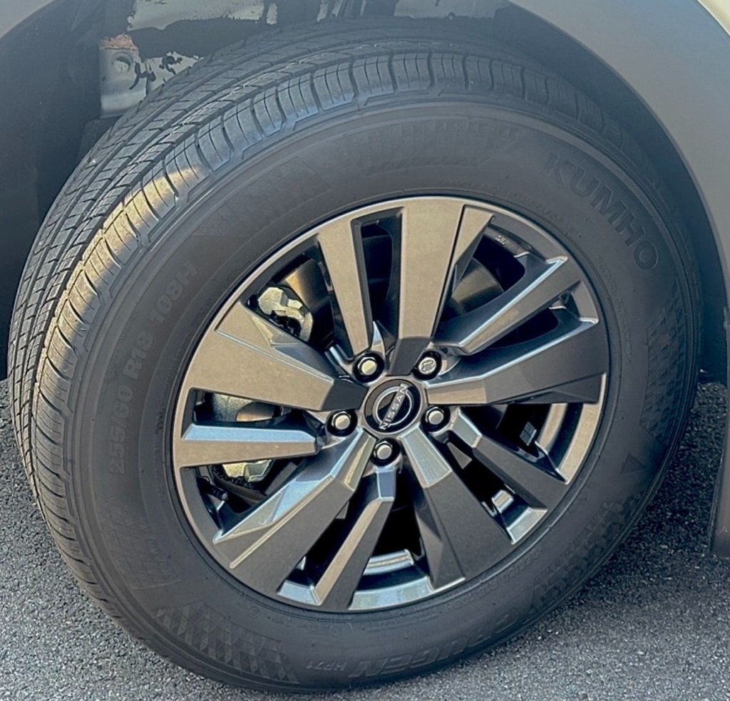 2025 Nissan Pathfinder SV photo 5