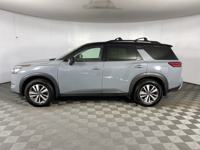 2023 Nissan Pathfinder SL photo 18