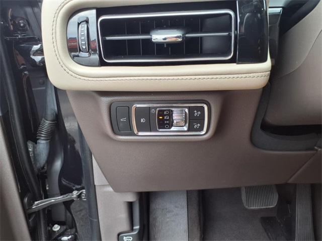 2020 Lincoln Aviator Reserve photo 21