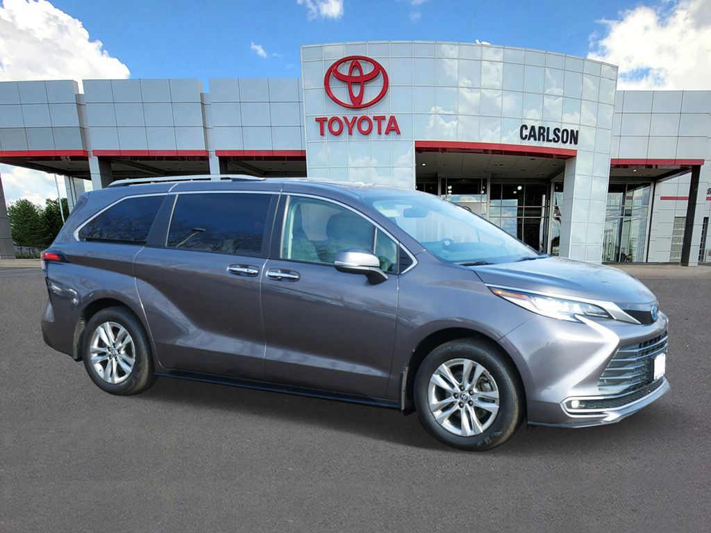 Used 2023 Toyota Sienna Limited with VIN 5TDZSKFC7PS097686 for sale in Minneapolis, Minnesota