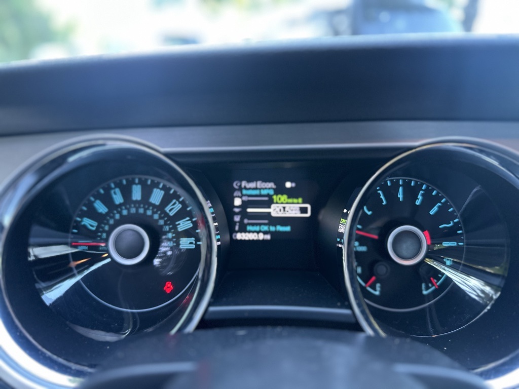 2014 Ford Mustang V6 Premium photo 15