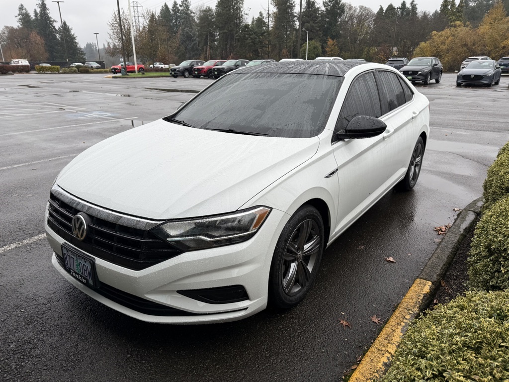 2020 Volkswagen Jetta R-Line photo 2