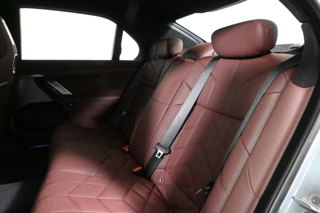 2026 Bmw 740i xDrive photo 4