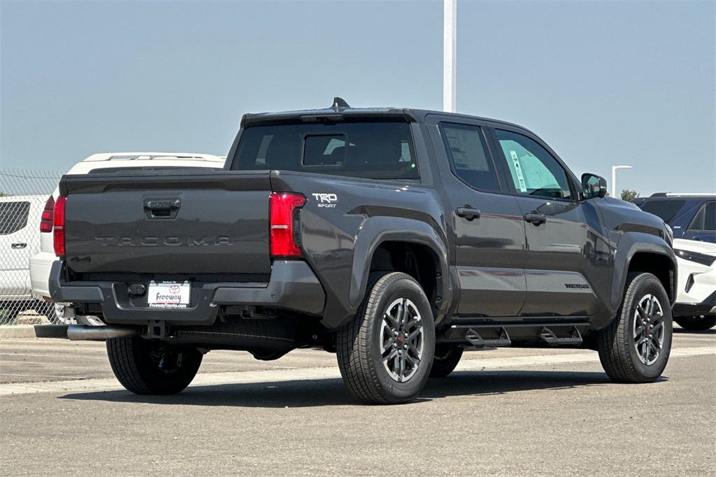 2025 Toyota Tacoma TRD Sport Double Cab photo 4