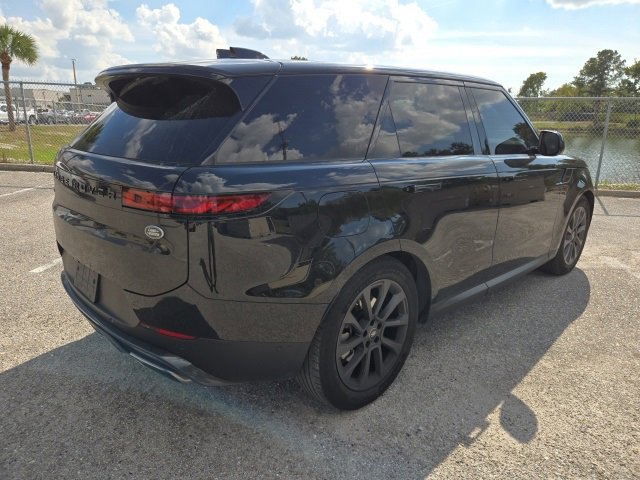 2023 Land Rover Range Rover Sport SE photo 4