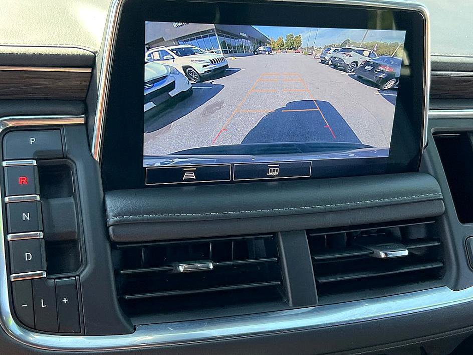 2021 Chevrolet Suburban LT photo 12
