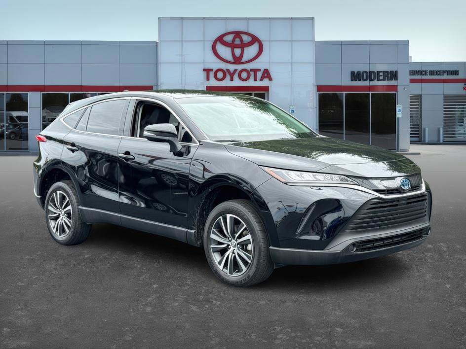 2022 Toyota Venza LE photo 2
