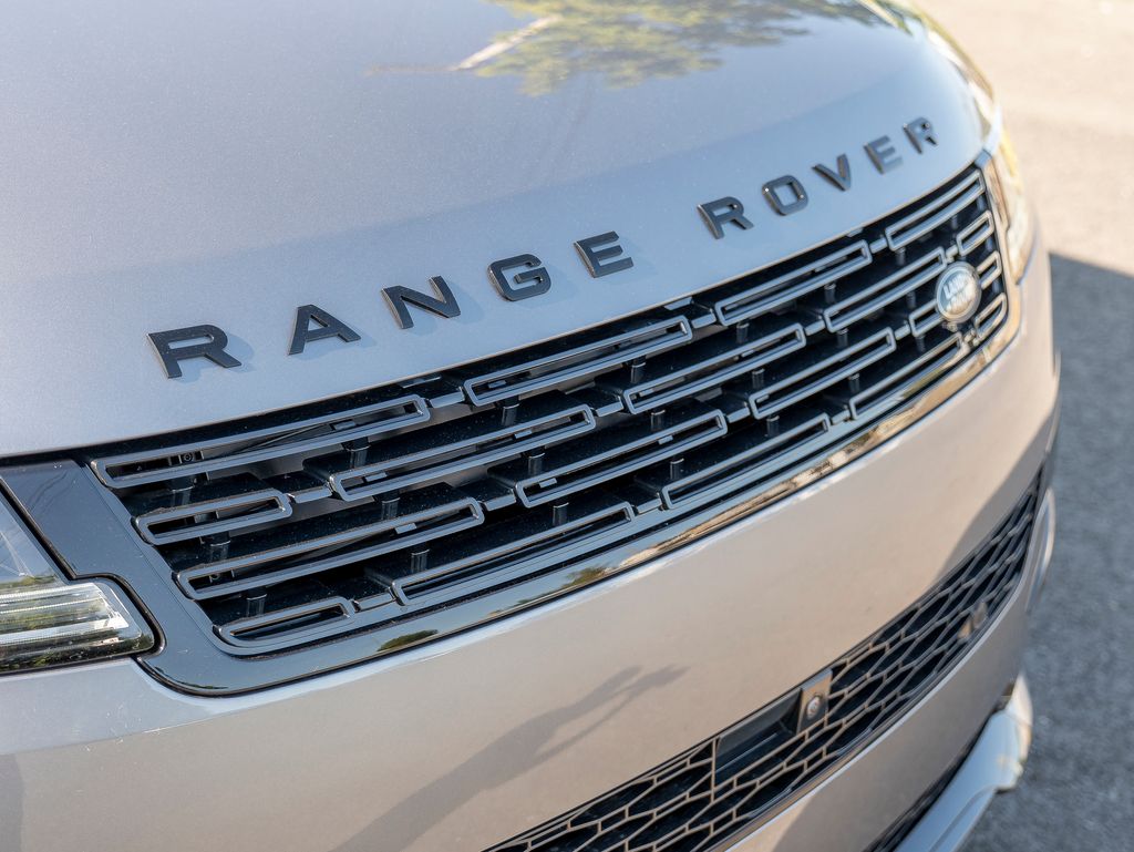 2025 Land Rover Range Rover Sport SE photo 15