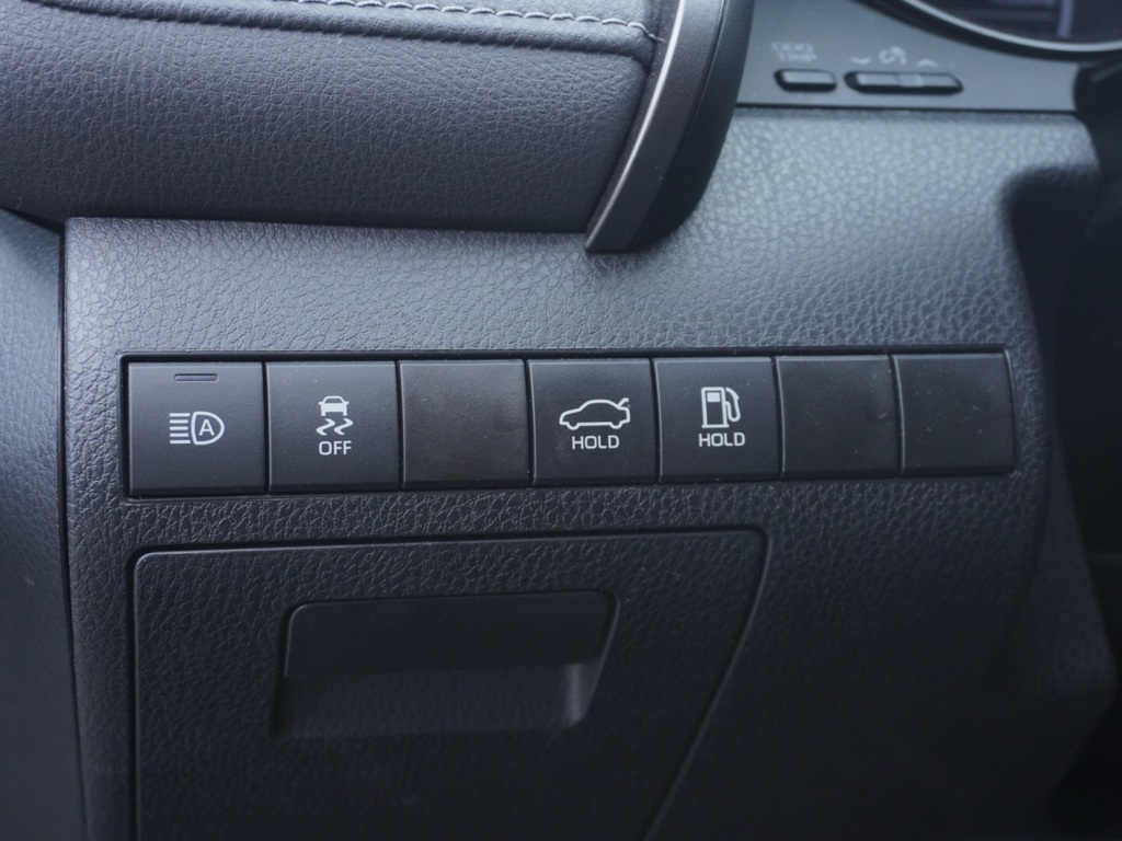 2023 Toyota Camry SE photo 11