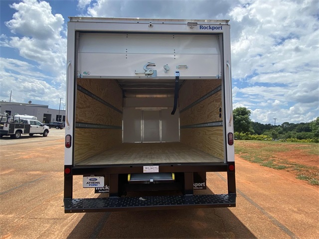 2025 Ford E-350 photo 4