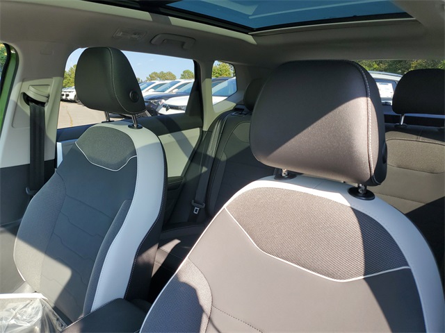 2025 Volkswagen Taos SE photo 17