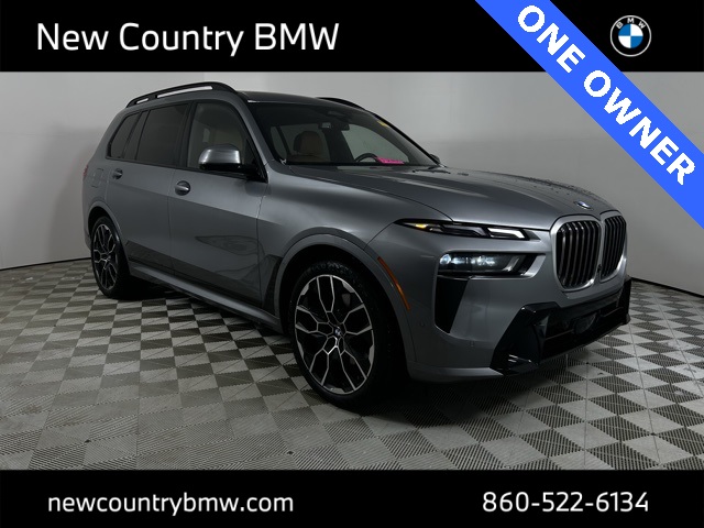 2023 BMW X7 40i's photo