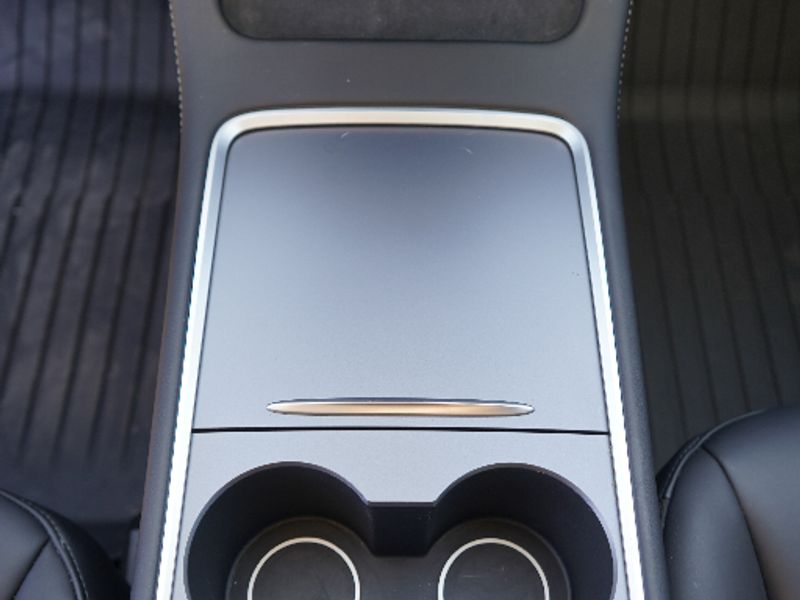 2023 Tesla Model Y Long Range photo 11