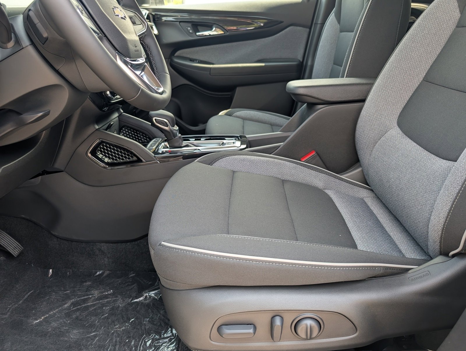 2026 Chevrolet Trailblazer LT photo 4