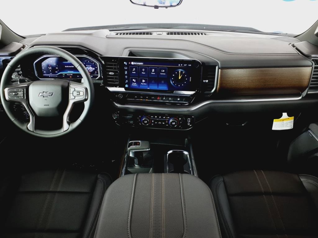 2025 Chevrolet Silverado 1500 High Country photo 3