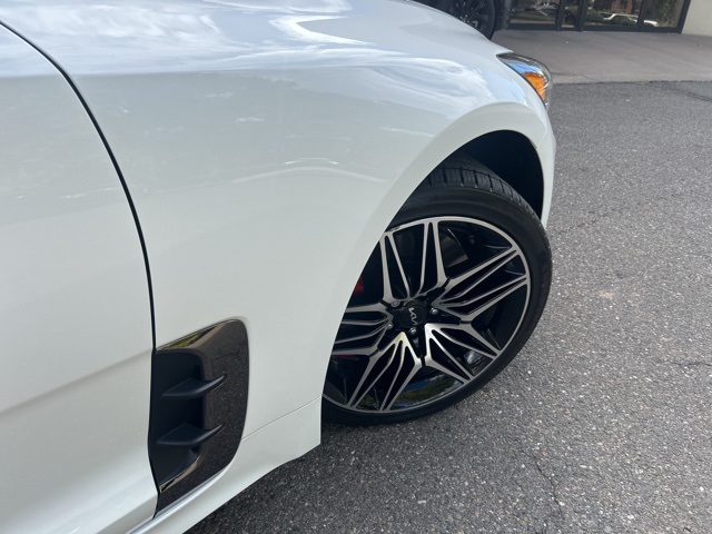 2022 Kia Stinger GT1 photo 12