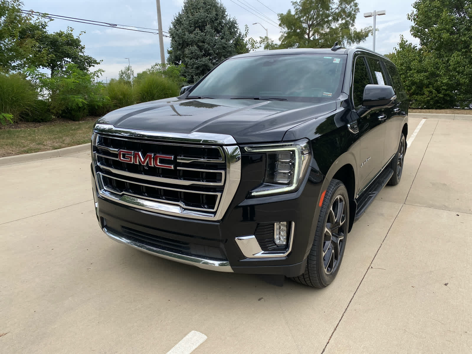 2021 Gmc Yukon XL SLT photo 2