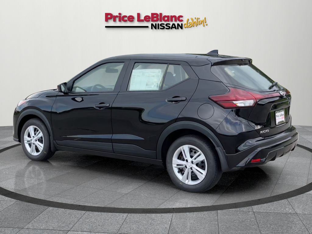 2025 Nissan Kicks Play S photo 4