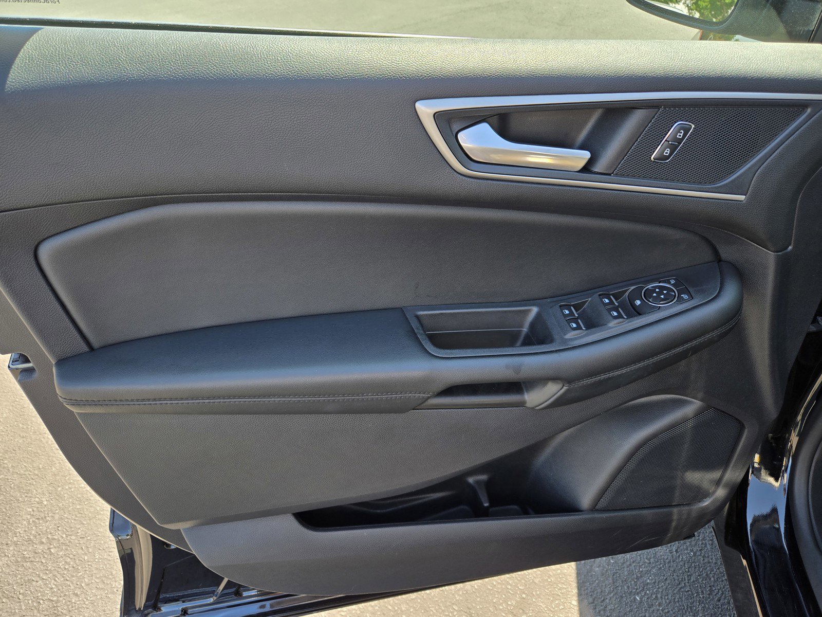 2022 Ford Edge SEL photo 11