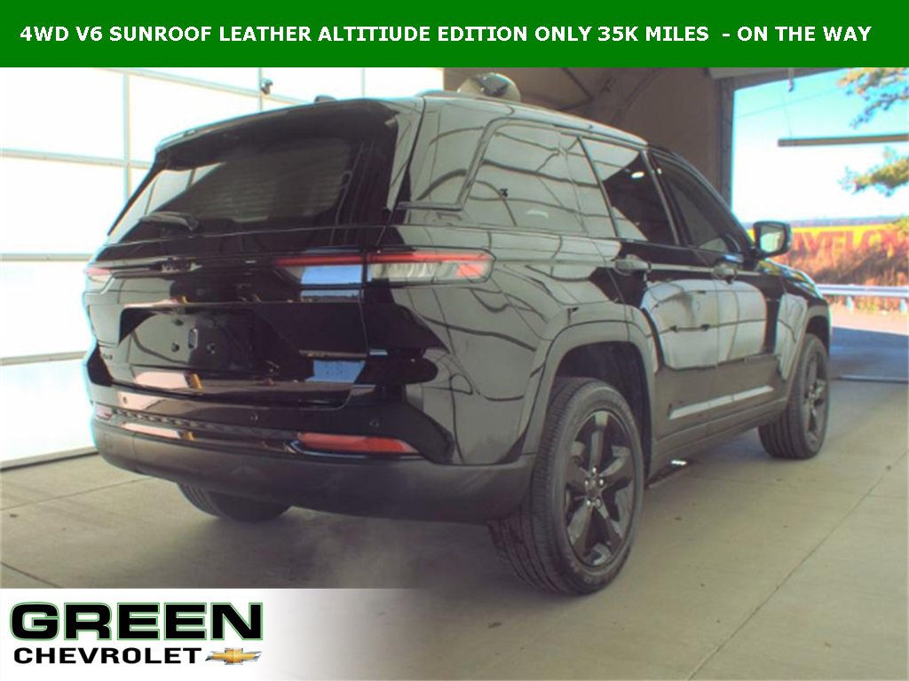 2023 Jeep Grand Cherokee Laredo Altitude photo 4