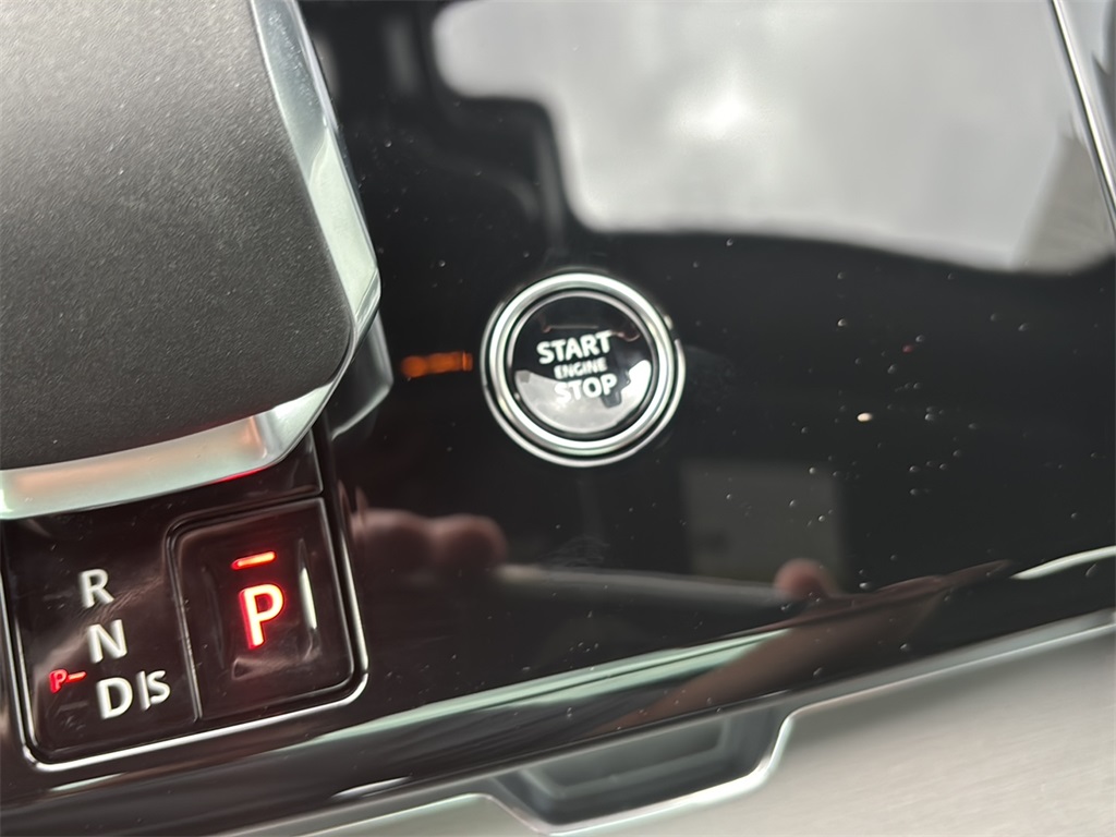 2025 Land Rover Range Rover Sport SE photo 15