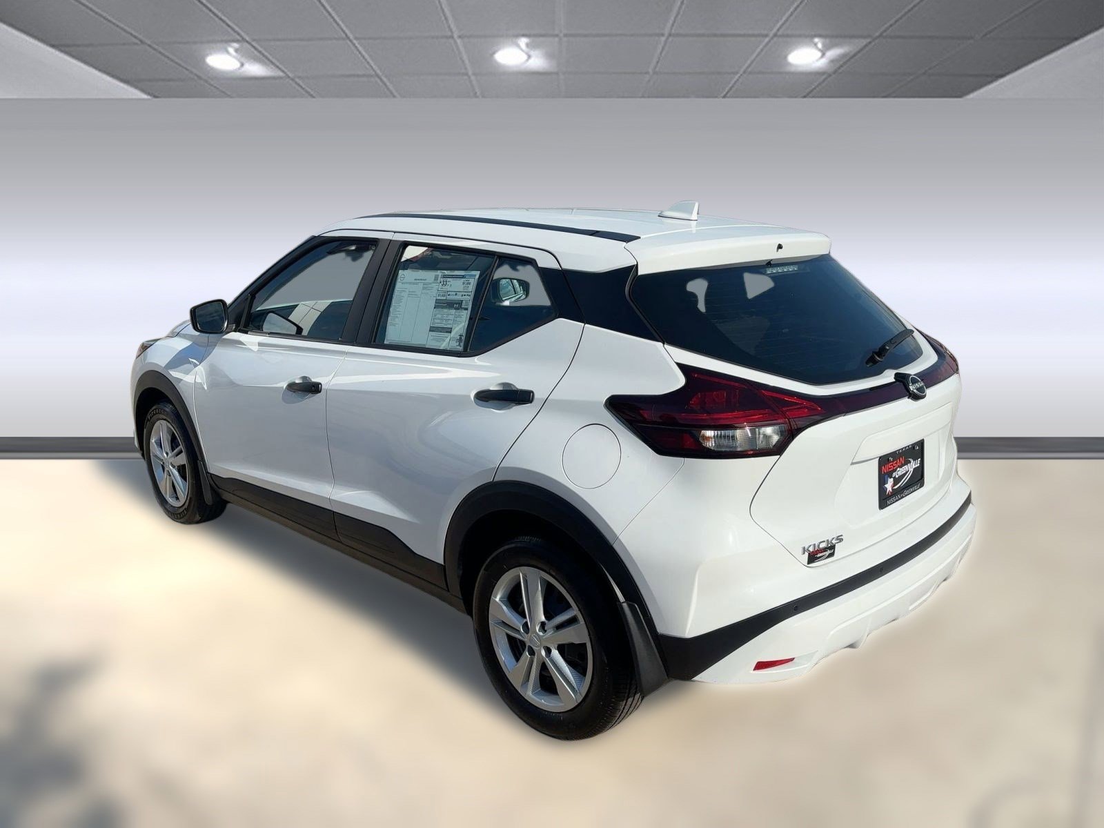 2025 Nissan Kicks Play S photo 3