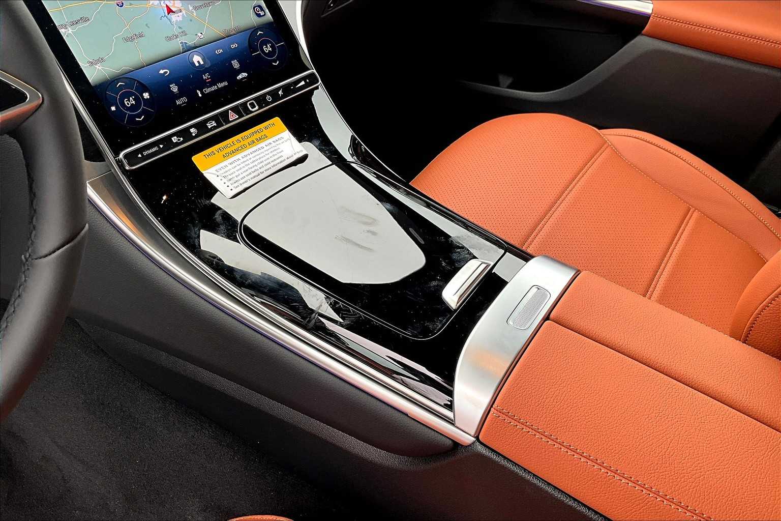 2025 Mercedes Benz GLC 350e 4MATIC photo 4