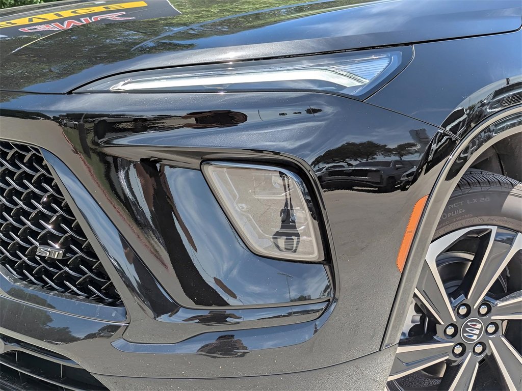 2025 Buick Enclave photo 3