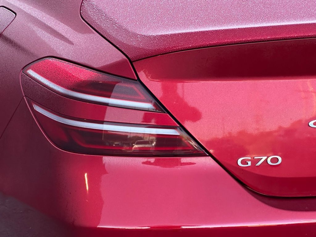 2022 Genesis G70 2.0T photo 13