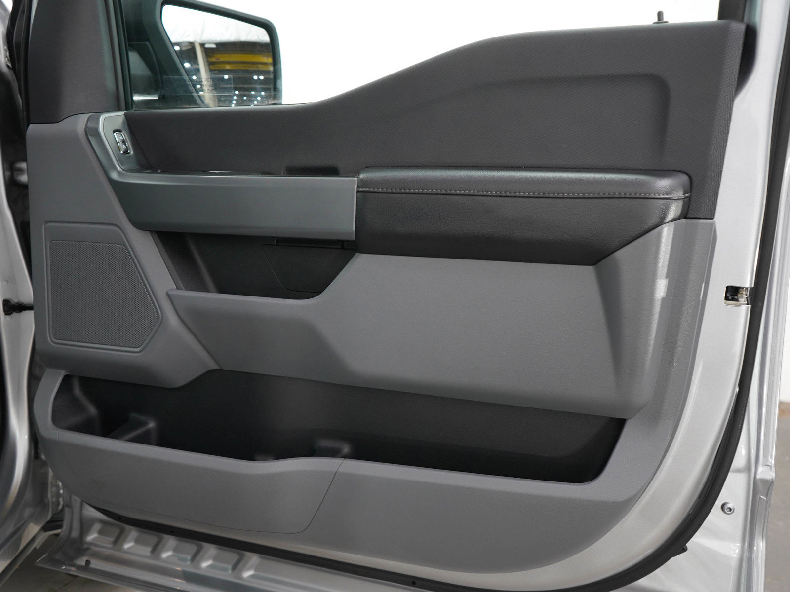 2023 Ford F-150 XLT photo 8