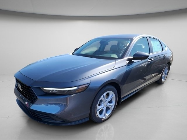 2025 Honda Accord LX photo 3