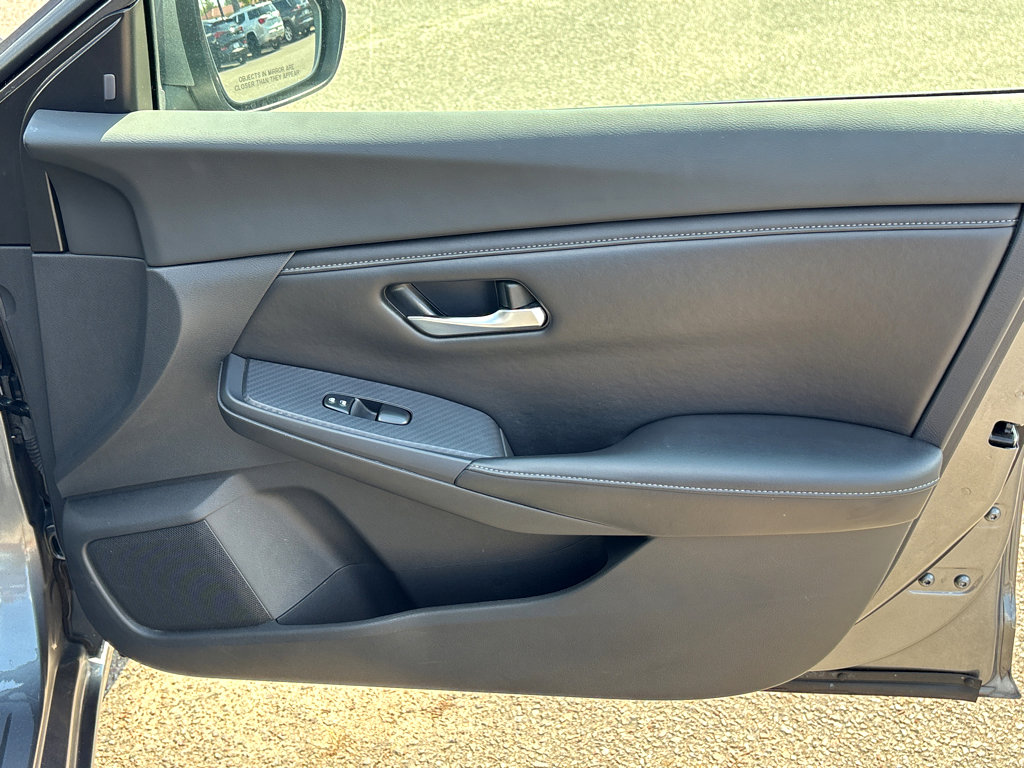 2023 Nissan Sentra SV photo 12