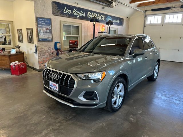 2020 Audi Q3 Premium photo 3
