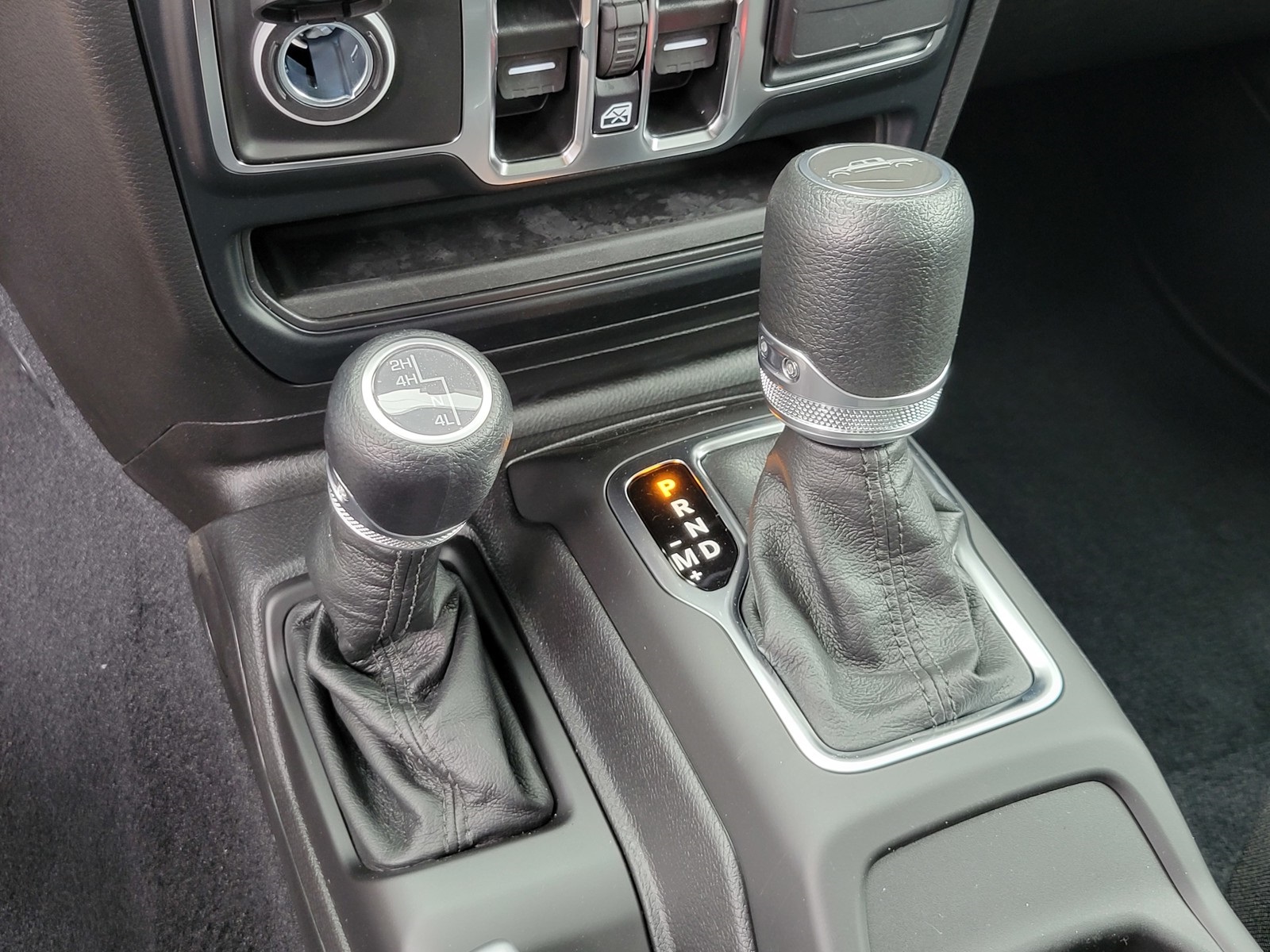 2023 Jeep Gladiator Sport S photo 10